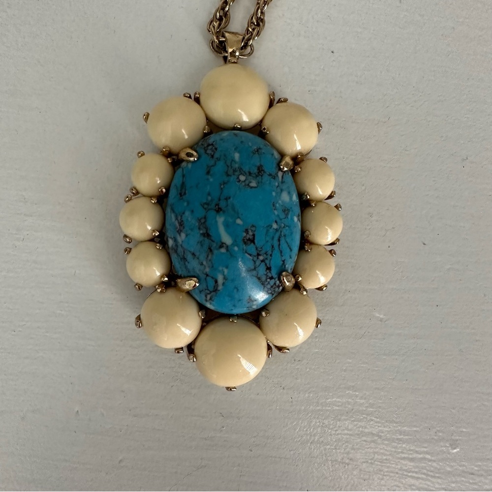 Turquoise and cream pendent necklace